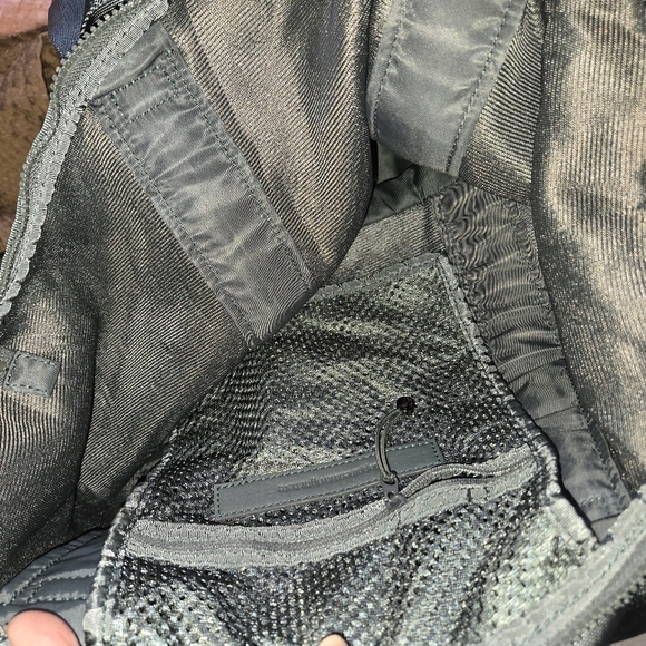 Lululemon Hot Mesh Tote - Picture 13 of 14